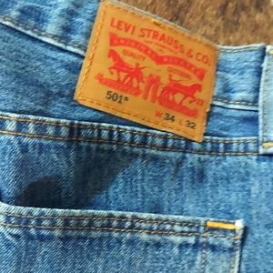 New MENS LEVI 501 JEANS.. SIZE 34×32